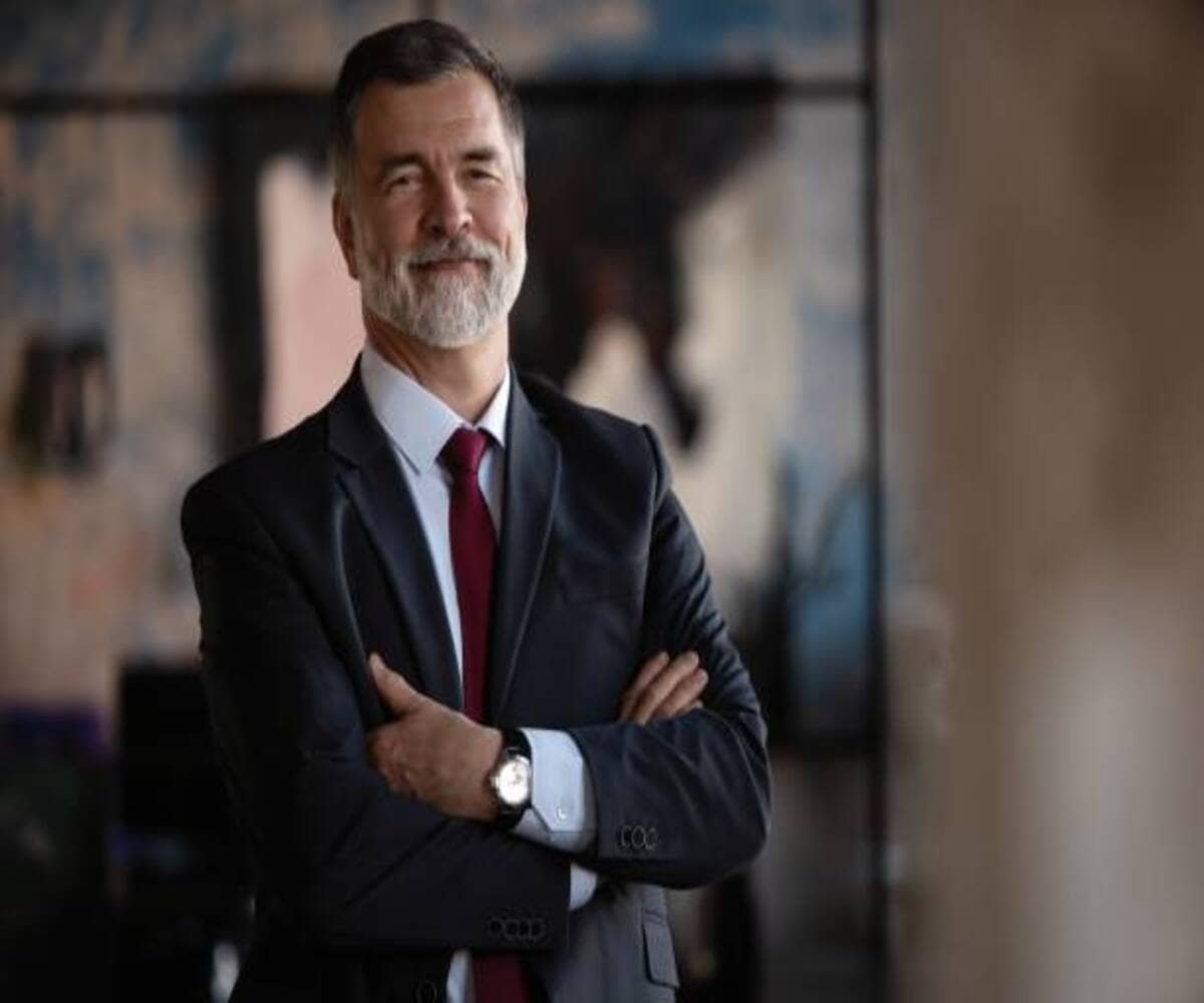 Become a Chief Executive Officer (CEO)